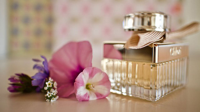 Co warto wiedzieć o markowych perfumach damskich